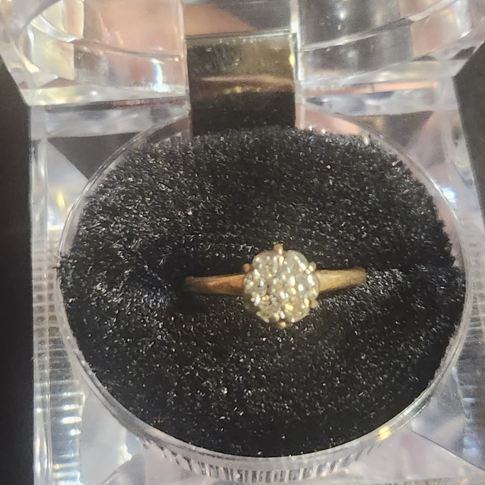 Vintage Solid Gold Diamond  Ring - Picture 7 of 16